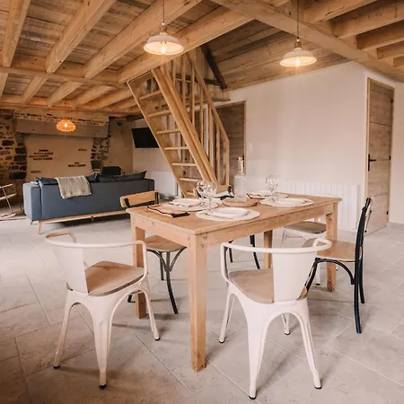 La Maison De July *